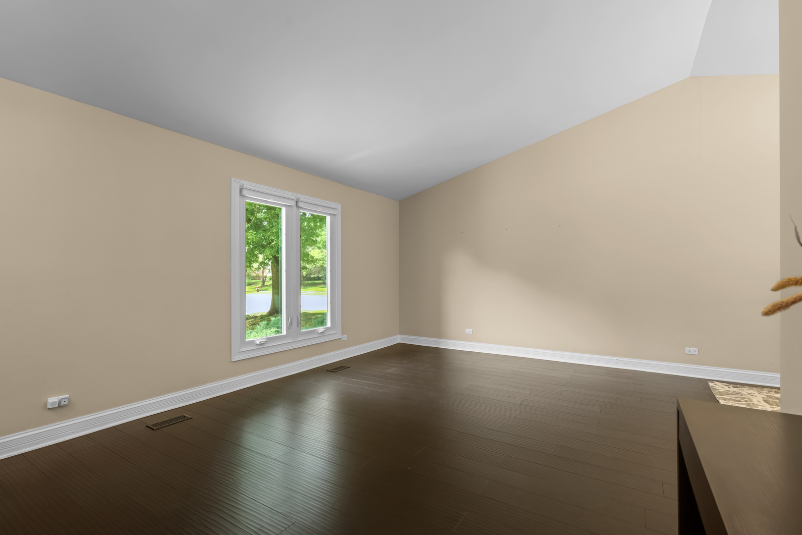 1316 W Meade Lane Property Photo 4