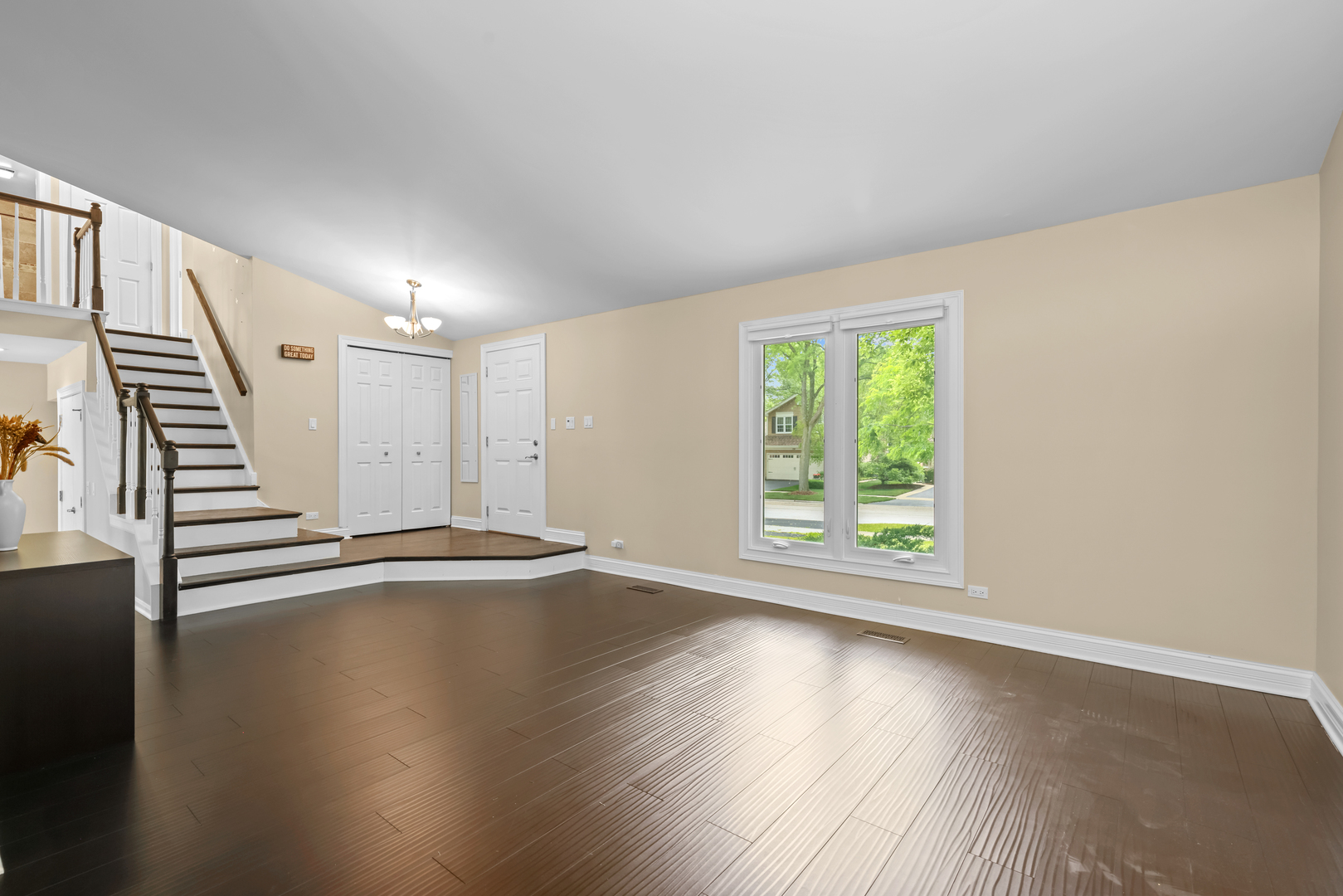 1316 W Meade Lane Property Photo 5