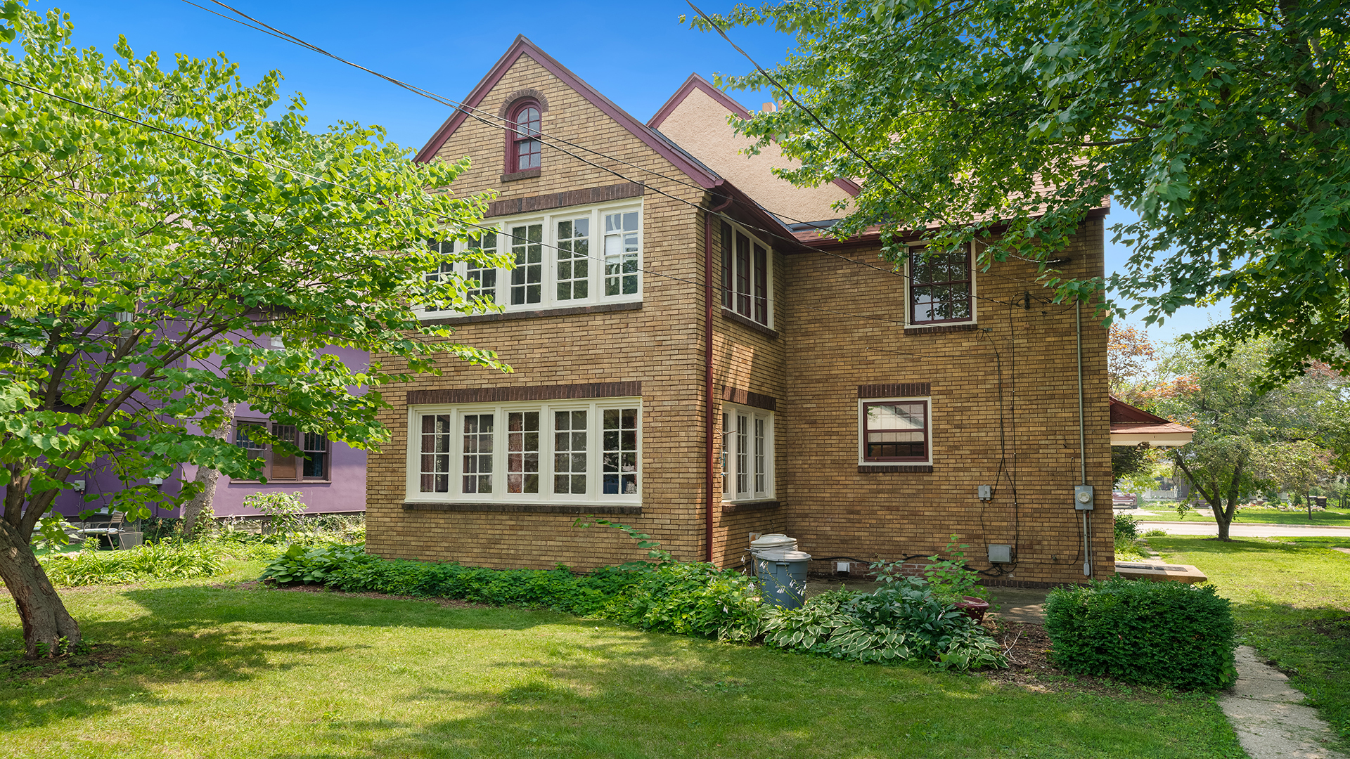 1218 Harlem Boulevard Property Photo 3