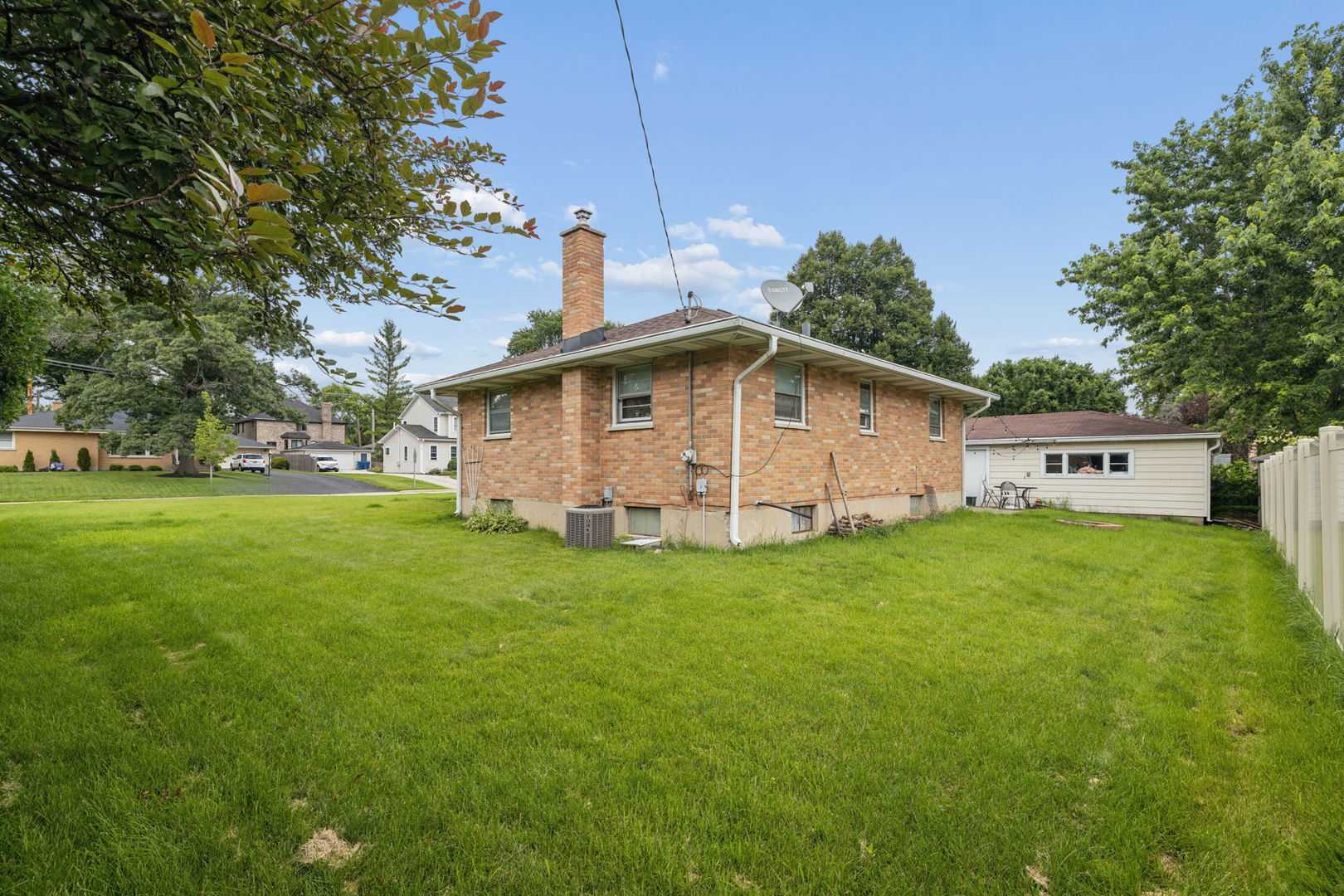 237 Chicago Avenue Property Photo 8