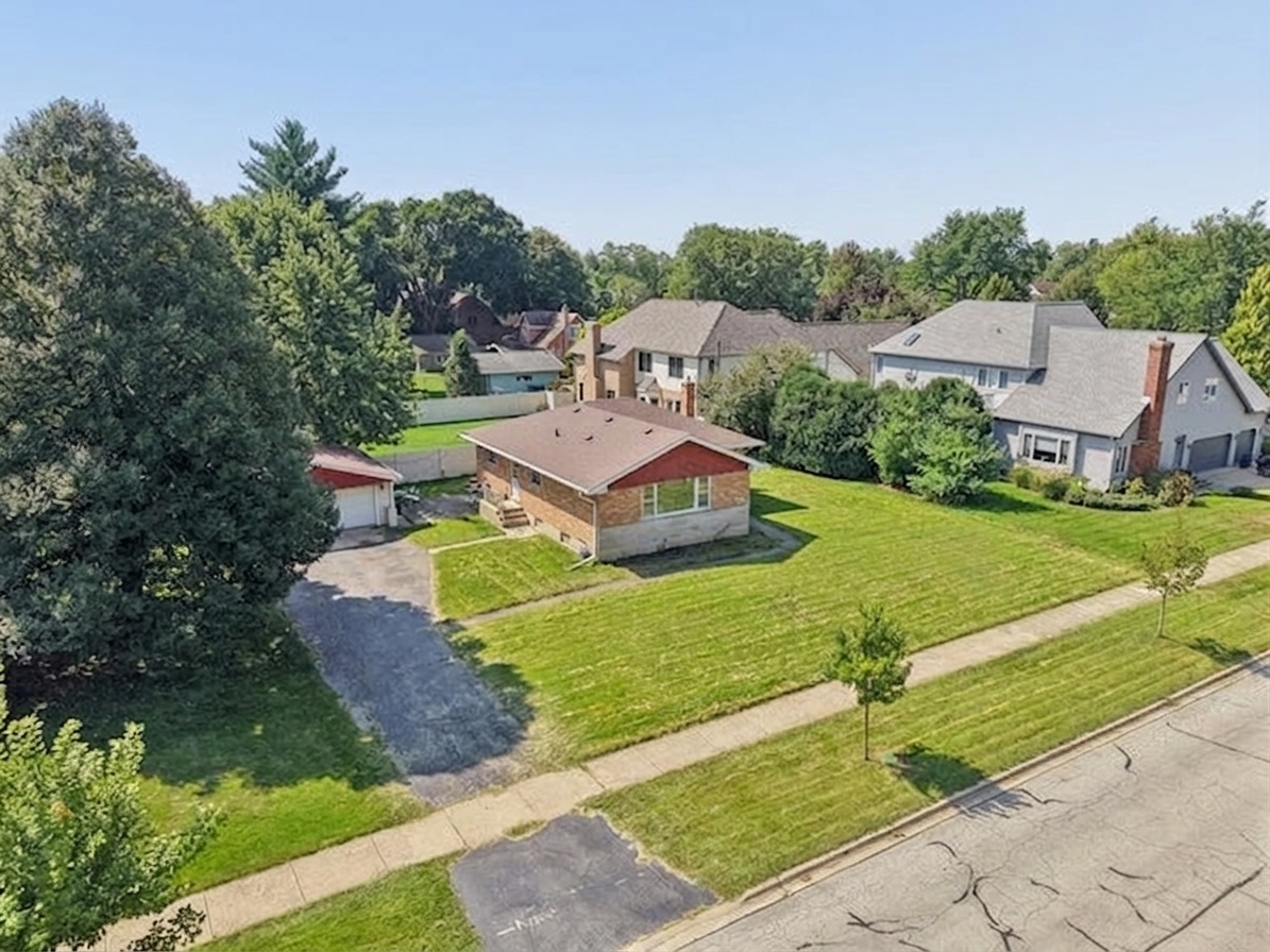 237 Chicago Avenue Property Photo 9