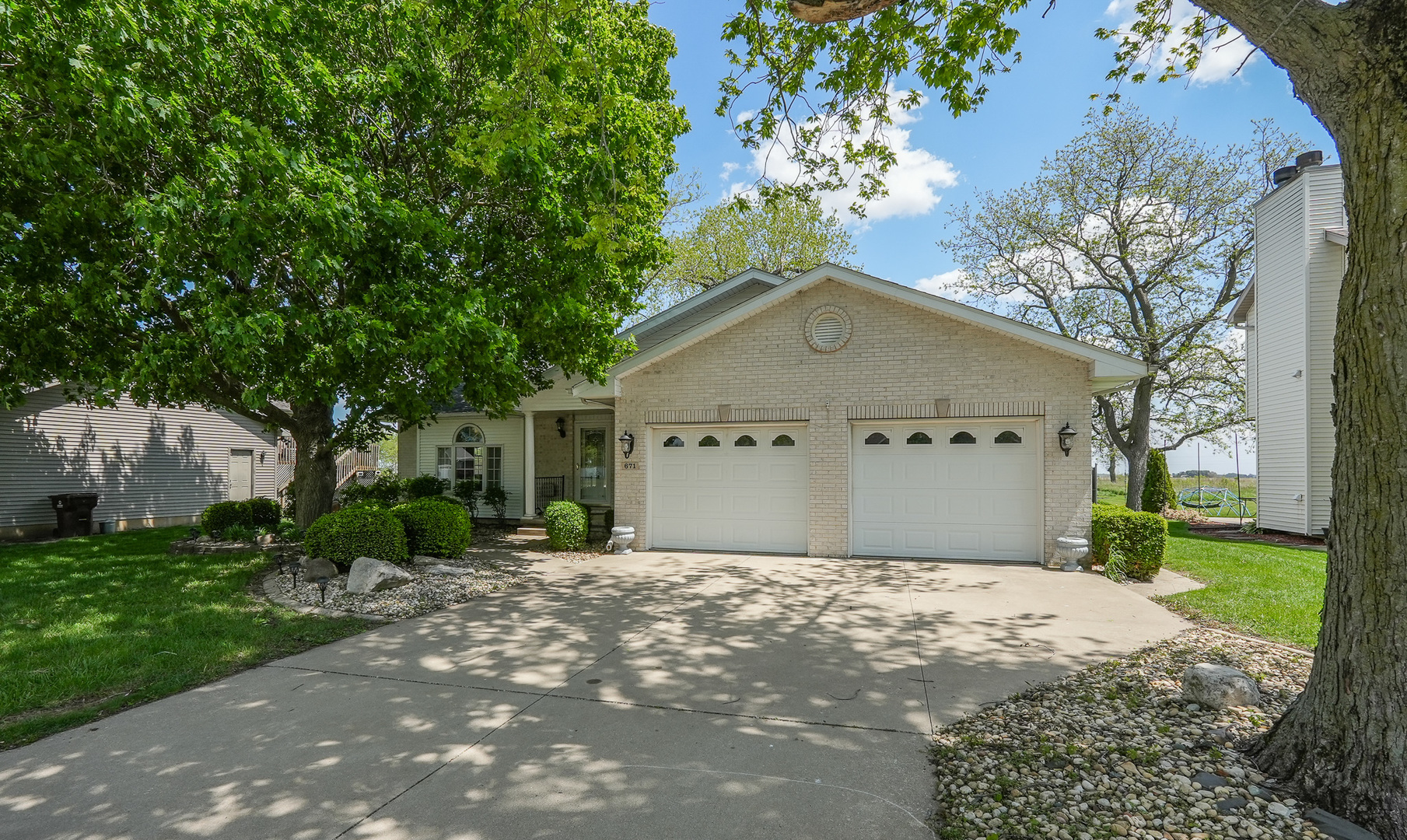 671 Diversatech Drive Property Photo 1