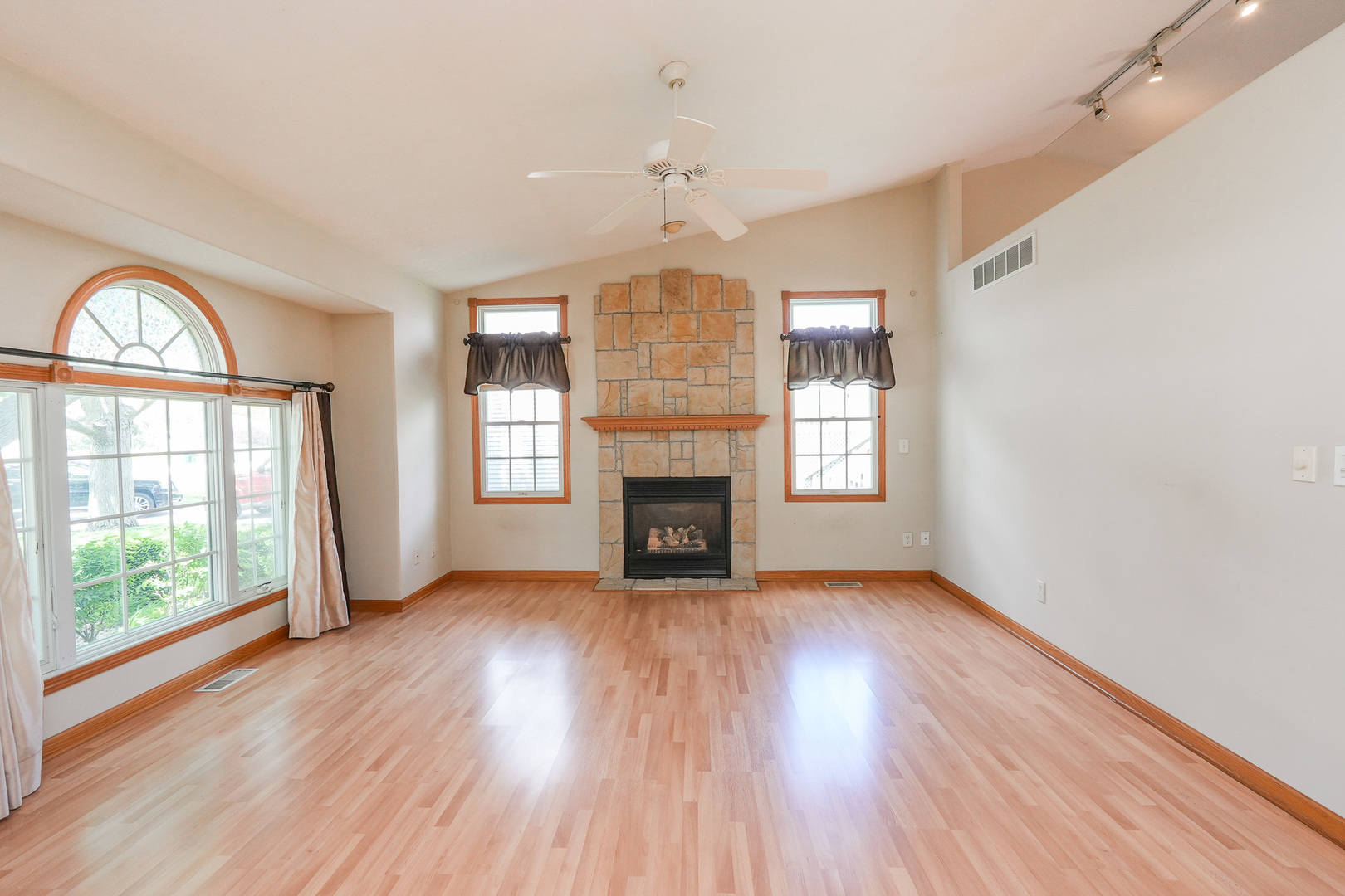 671 Diversatech Drive Property Photo 8