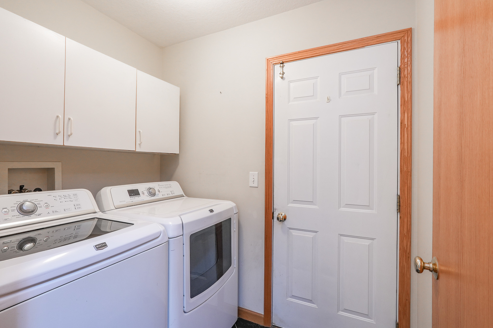 671 Diversatech Drive Property Photo 21