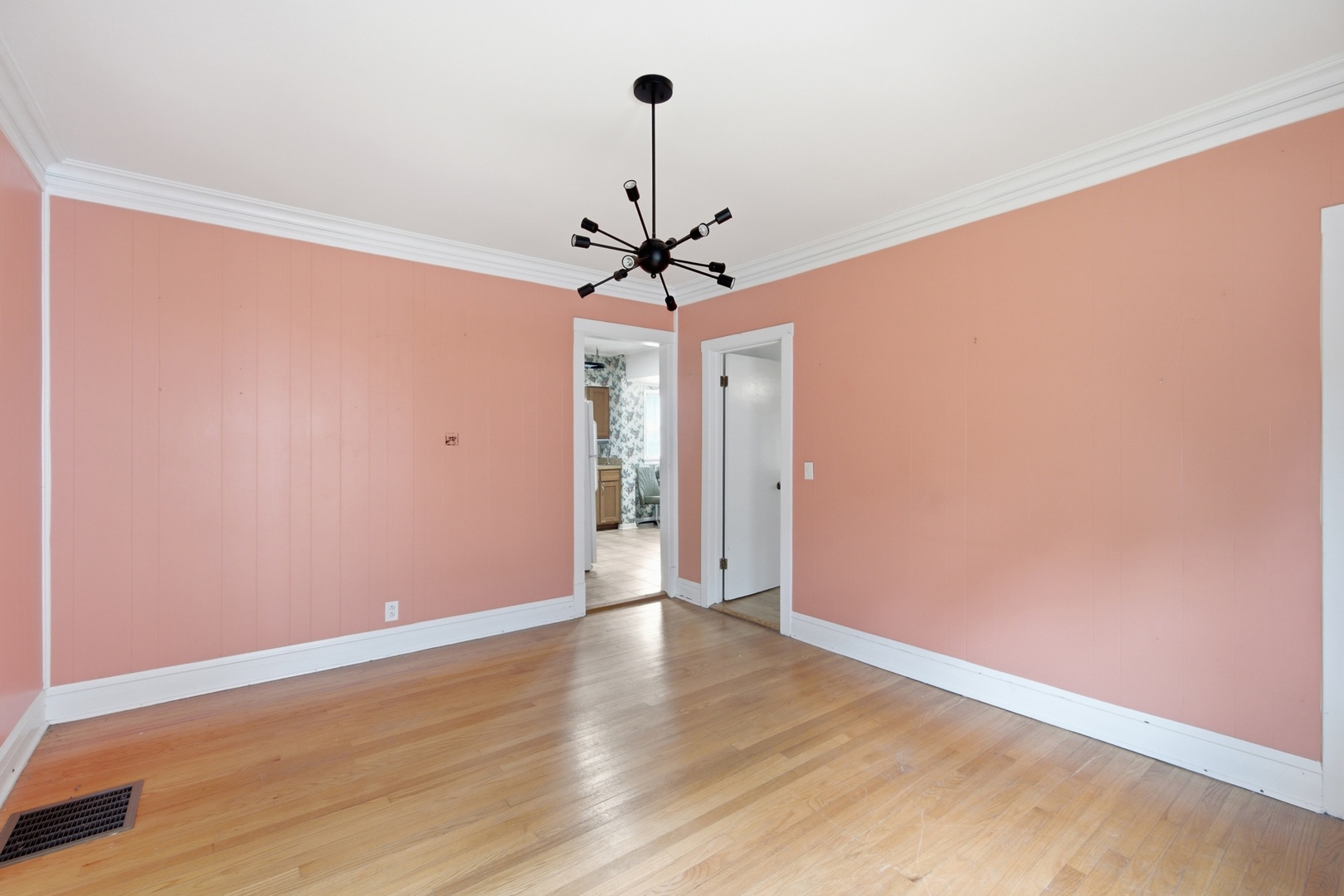 6240 N Avondale Avenue Property Photo 14