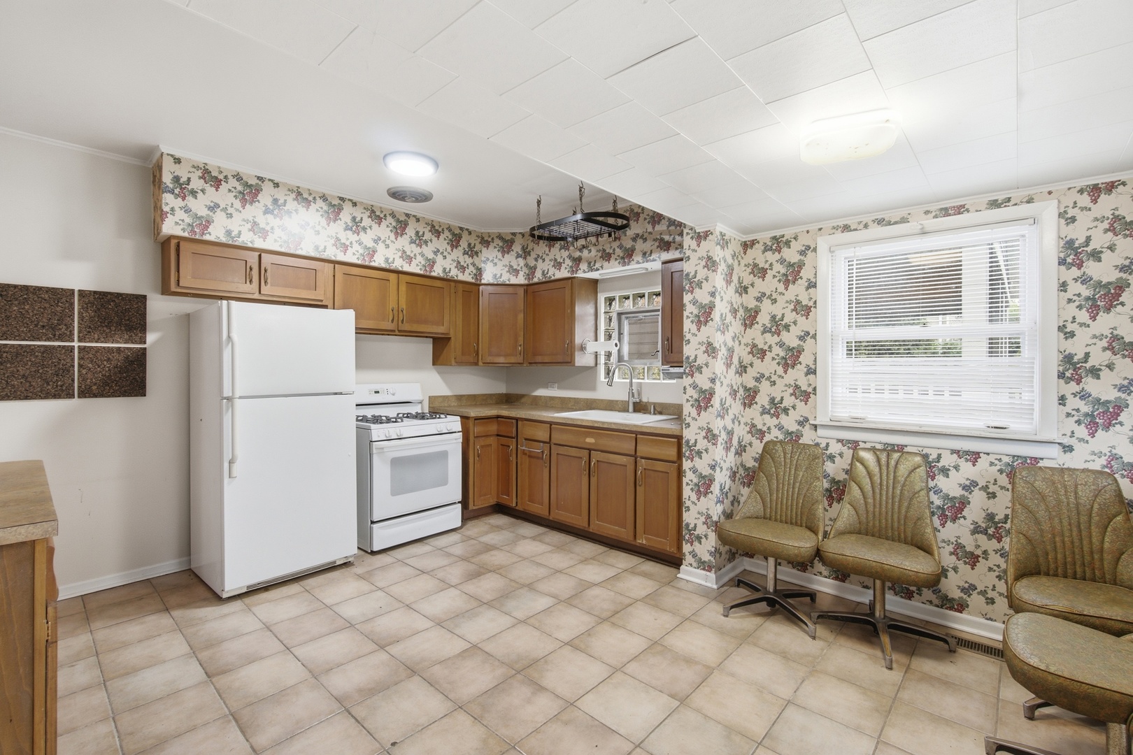 6240 N Avondale Avenue Property Photo 17