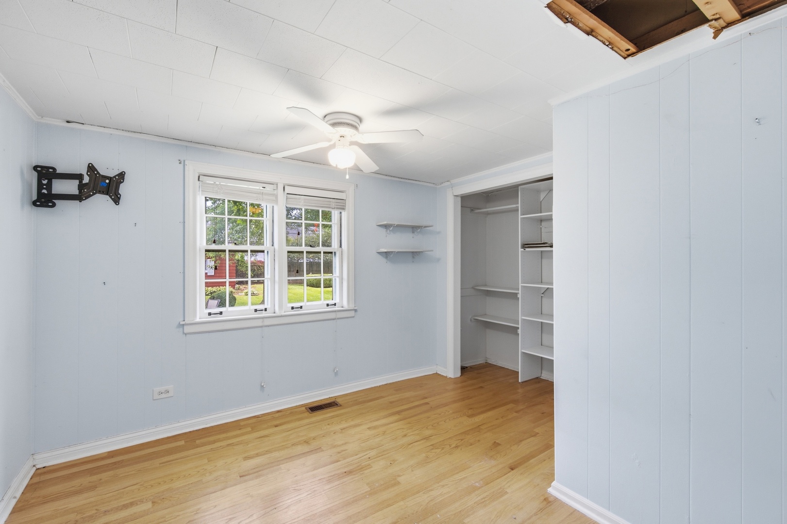 6240 N Avondale Avenue Property Photo 18