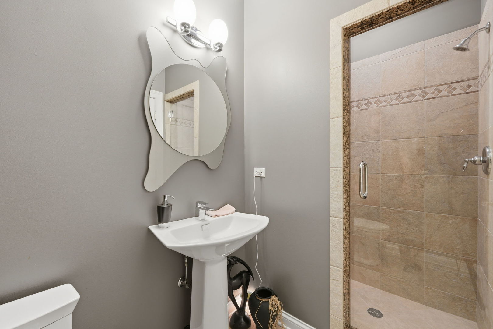 2272 Eastview Drive Property Photo 13