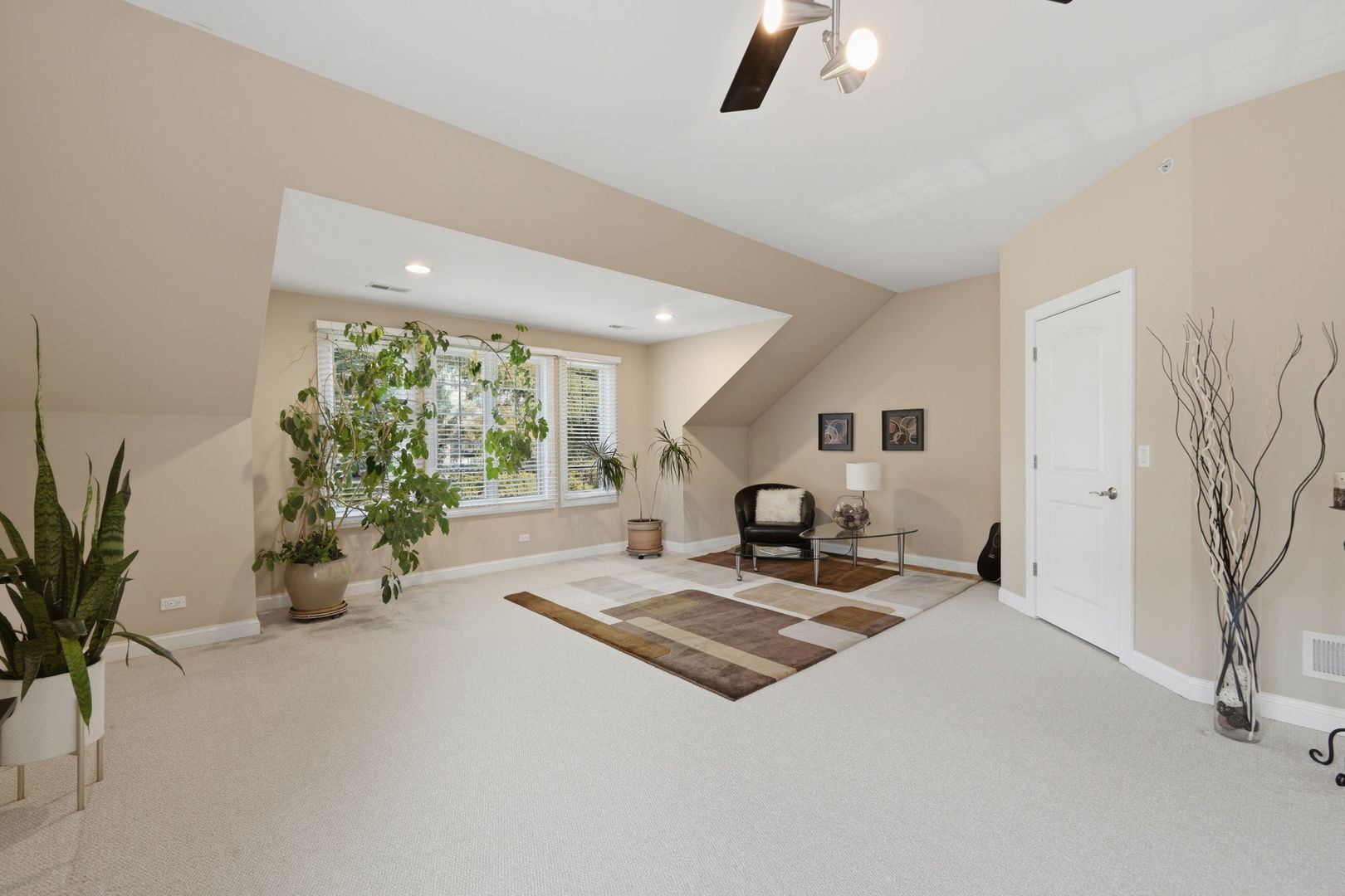 2272 Eastview Drive Property Photo 27