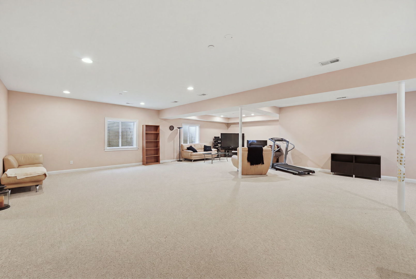 2272 Eastview Drive Property Photo 32