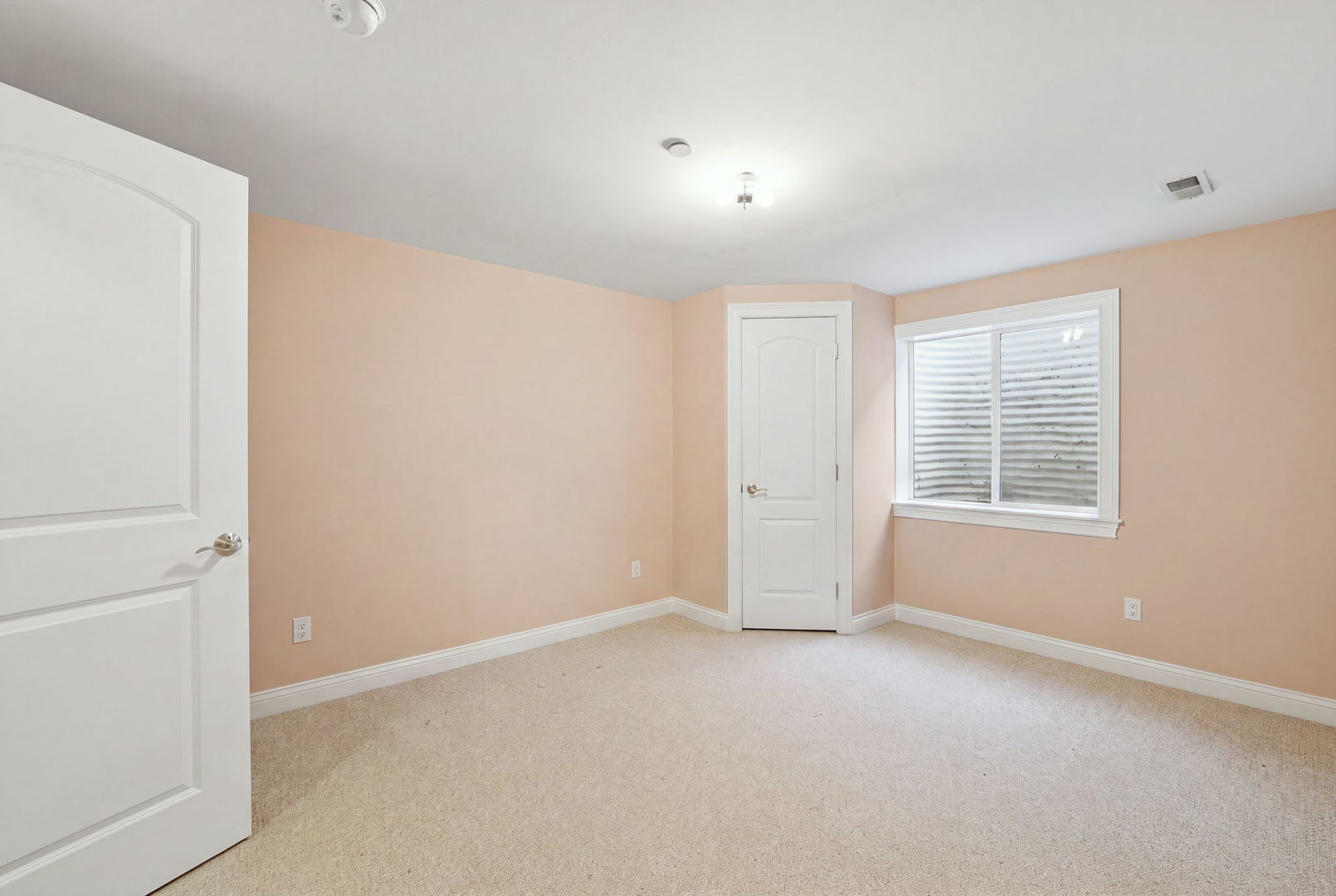 2272 Eastview Drive Property Photo 34