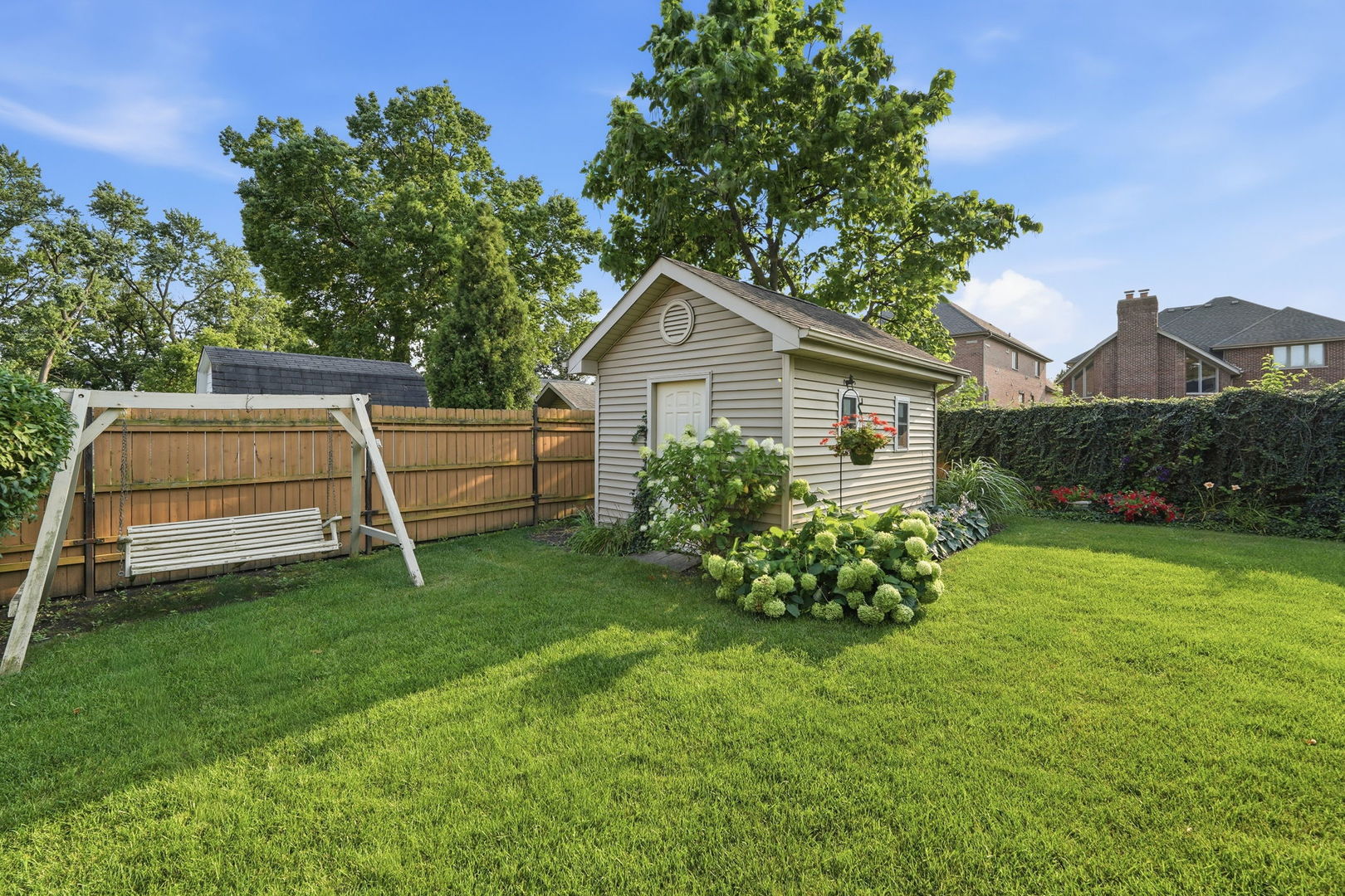 2272 Eastview Drive Property Photo 39