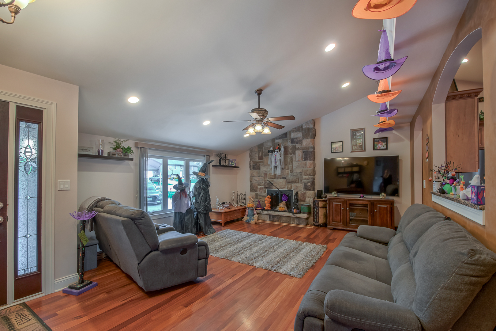1605 S Regan Road Property Photo 3