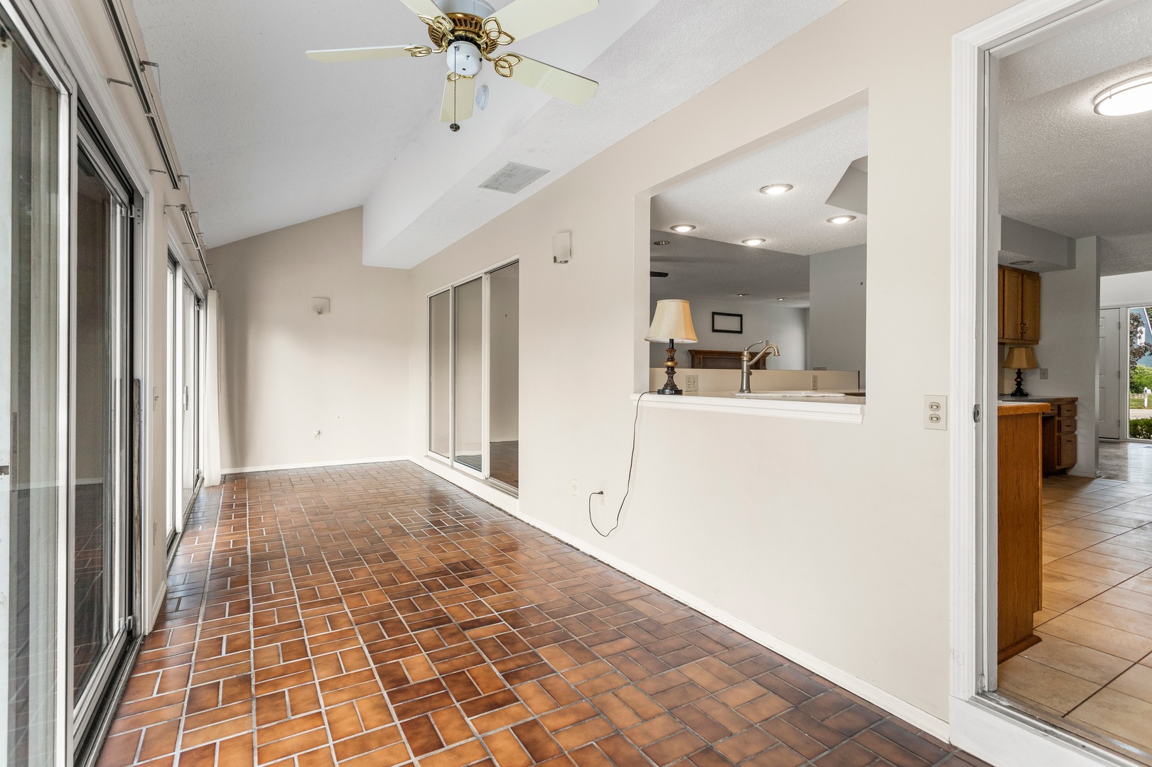 2803 Woodhaven Drive Property Photo 10