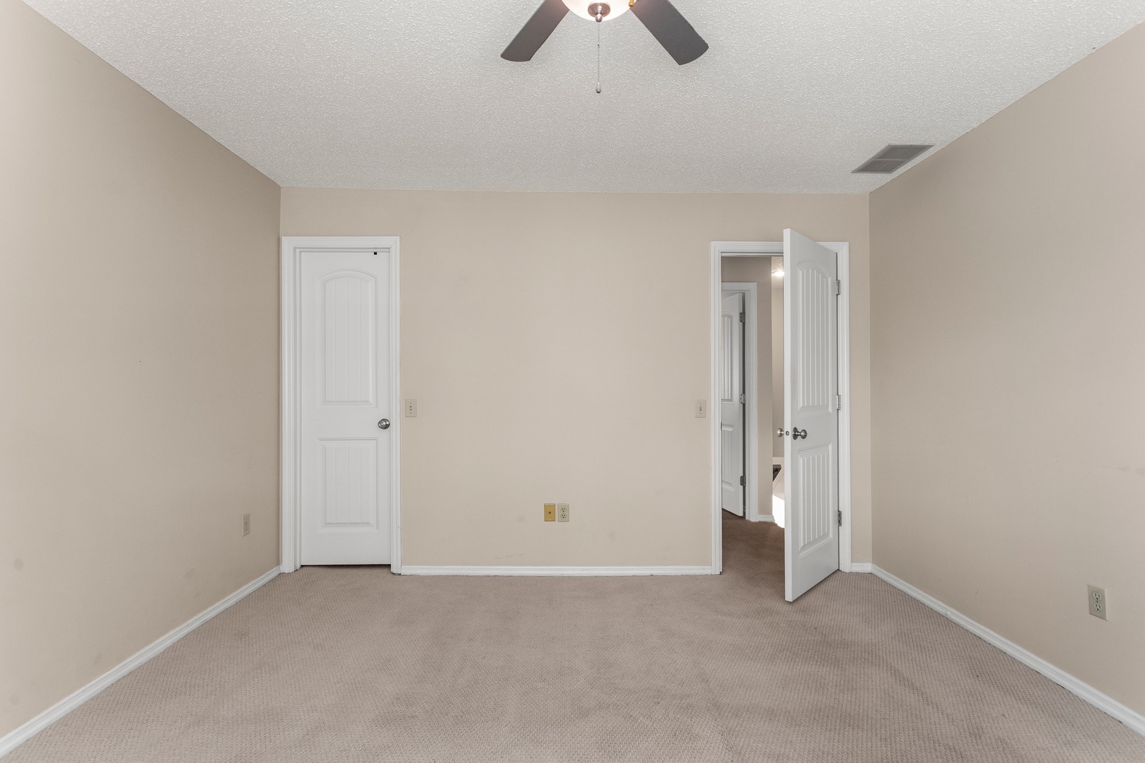 2803 Woodhaven Drive Property Photo 22