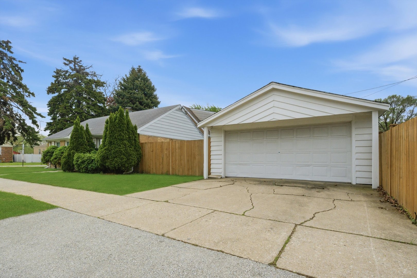 3231 W 99th Street Property Photo 3