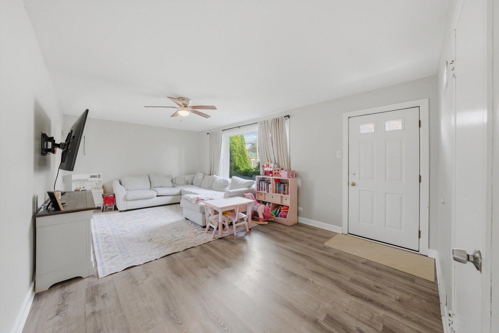 3231 W 99th Street Property Photo 6