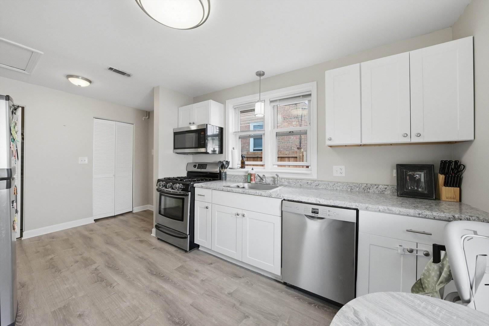 3231 W 99th Street Property Photo 10