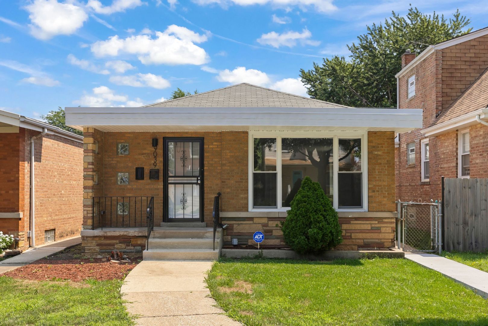 9039 S Jeffery Boulevard Property Photo 1