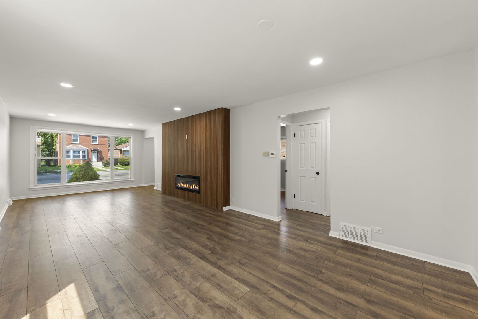 9039 S Jeffery Boulevard Property Photo 10