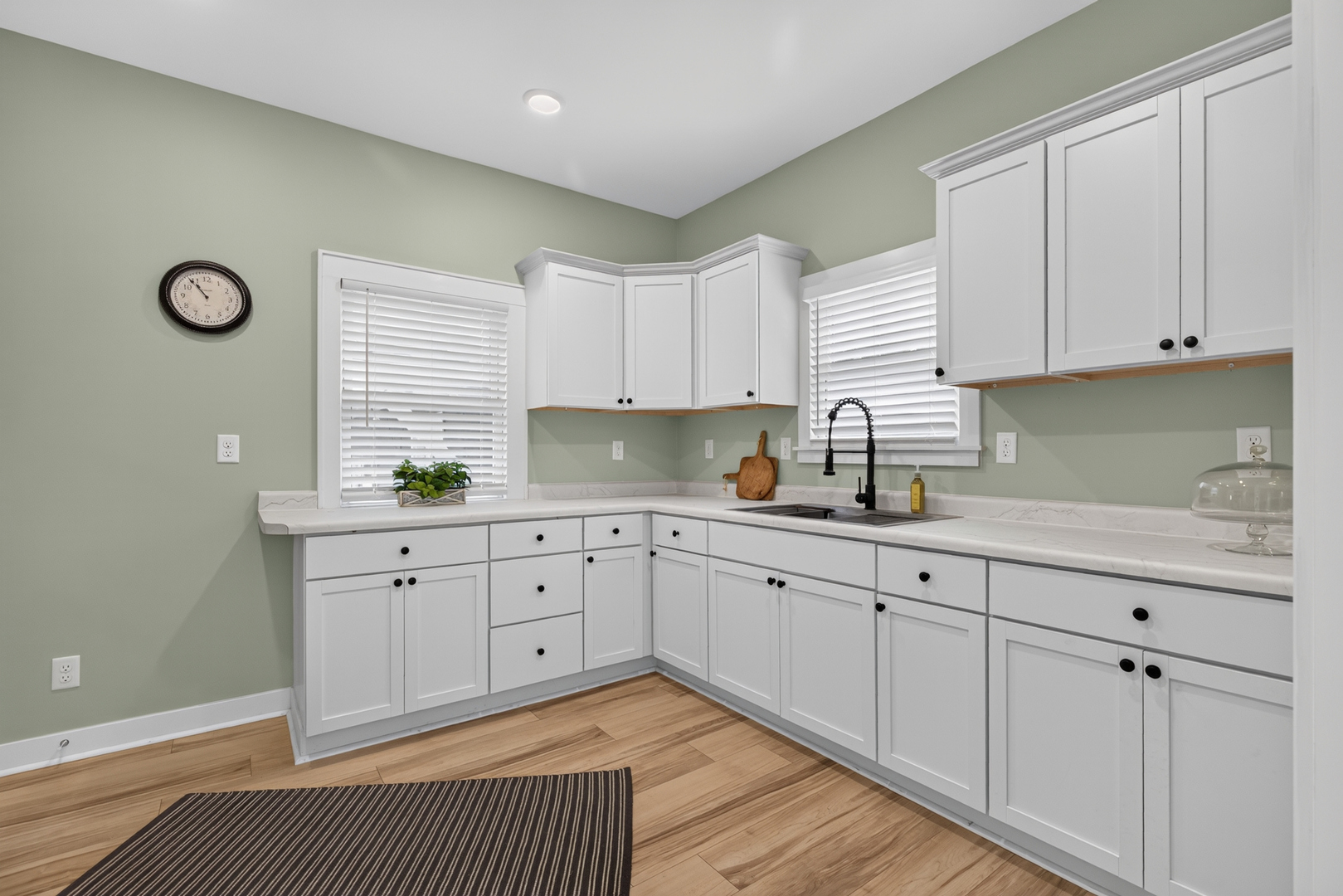 127 W Moore Street Property Photo 5