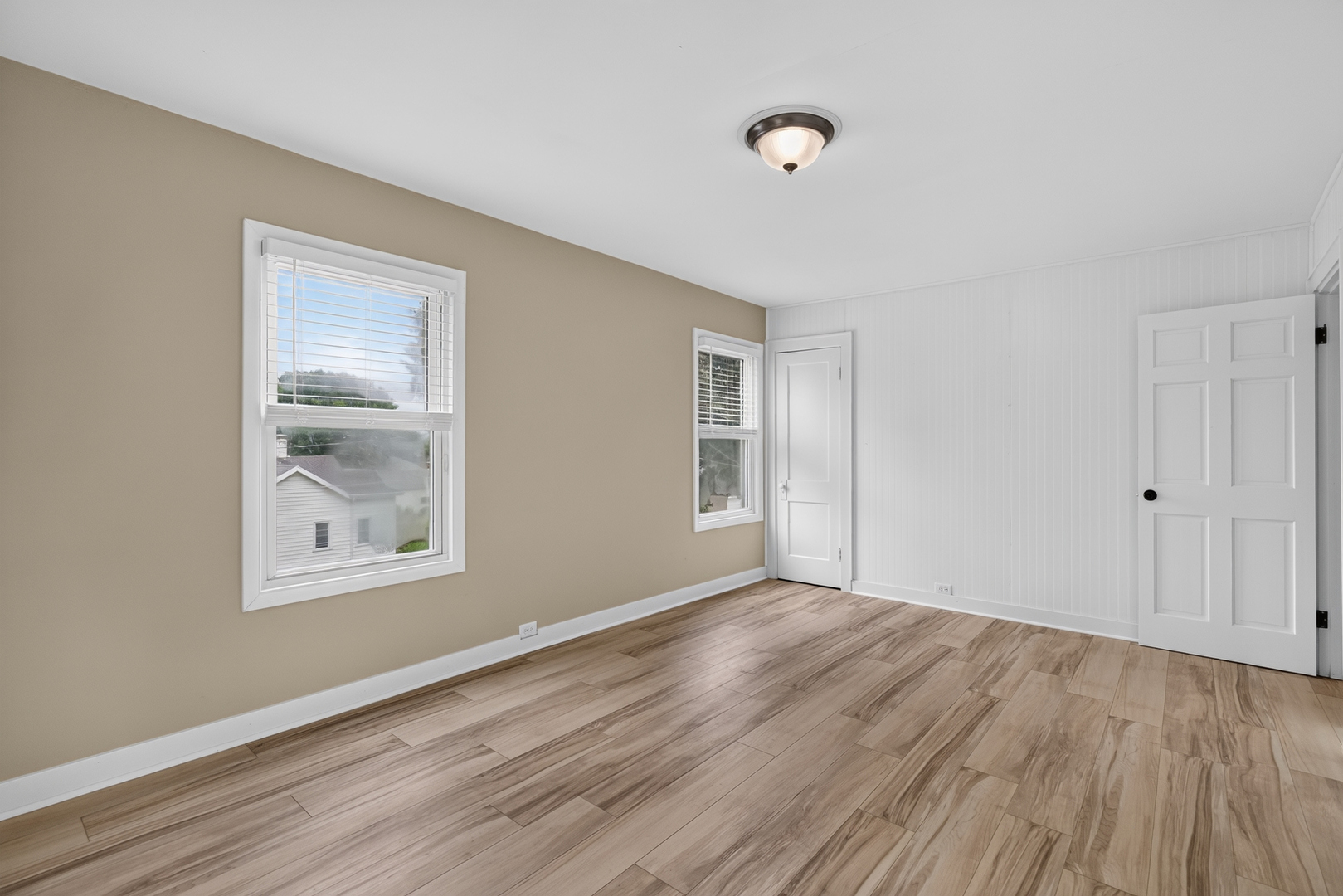 127 W Moore Street Property Photo 16