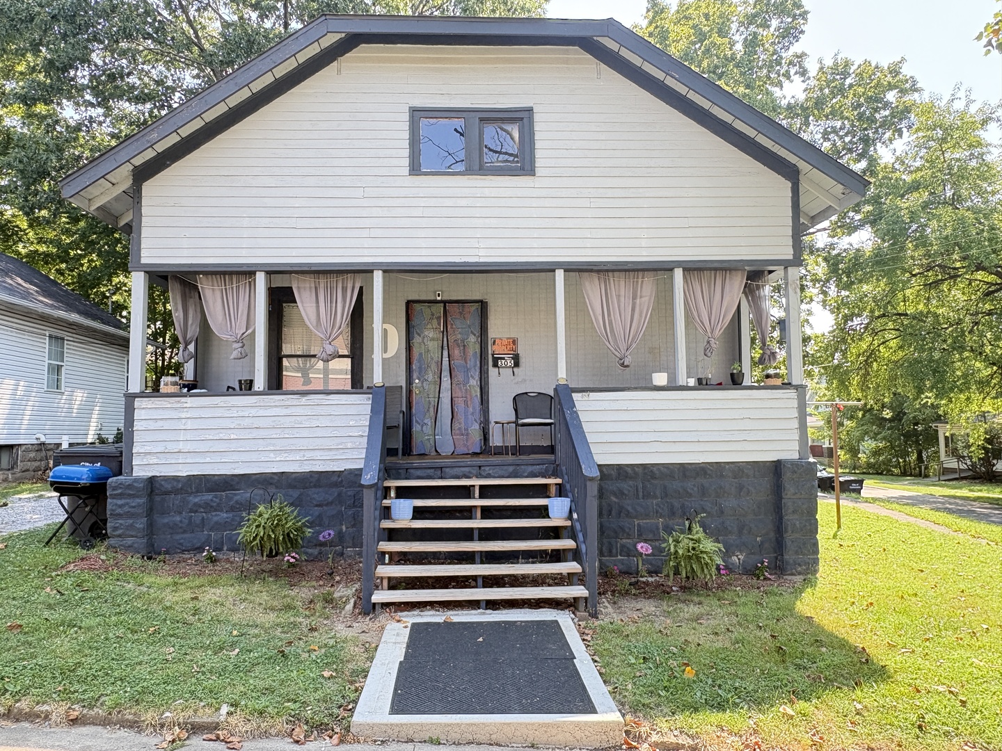 305 S Beveridge Street Property Photo 1