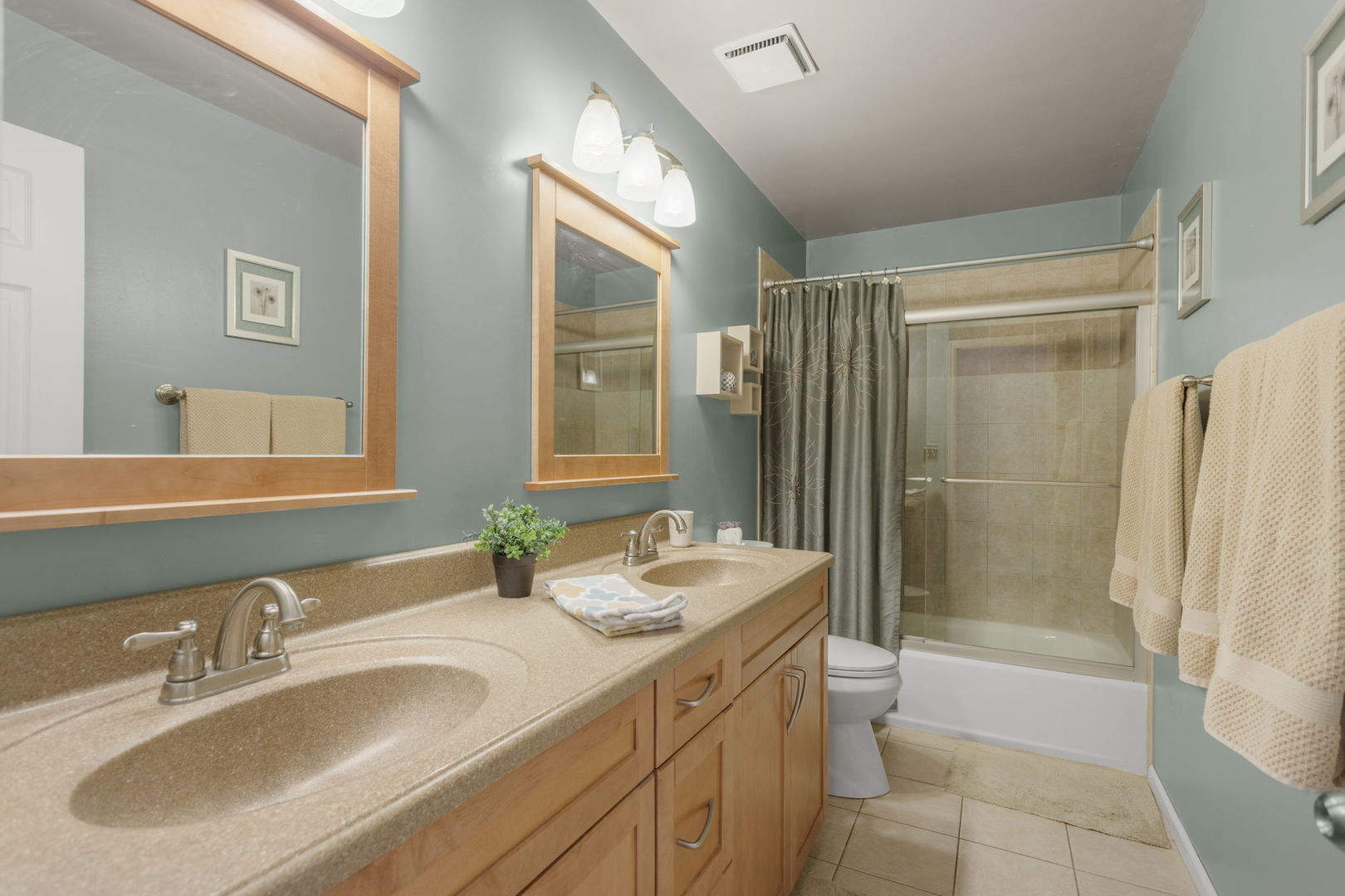 840 S Cleburne Avenue Property Photo 10