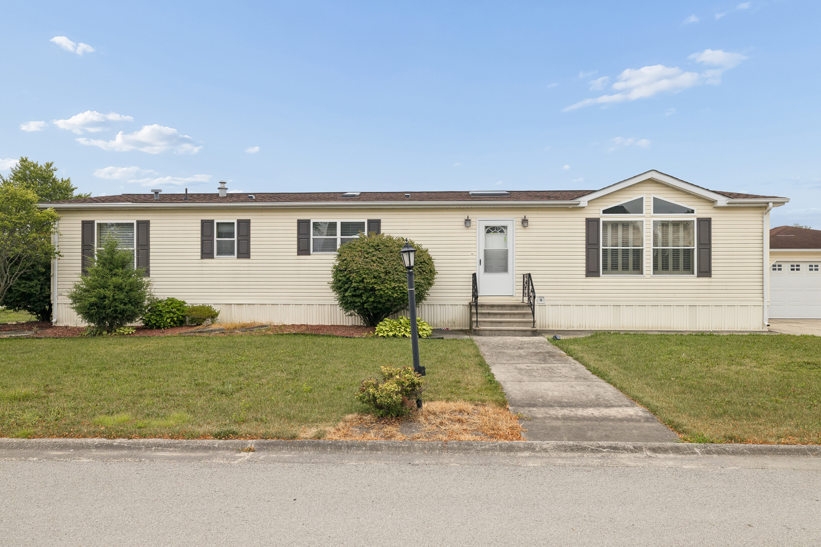 22924 S Pine Valley Drive Property Photo 1