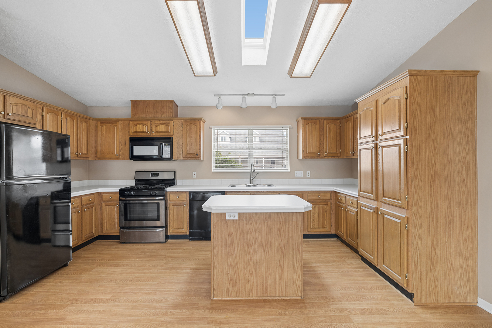 22924 S Pine Valley Drive Property Photo 10