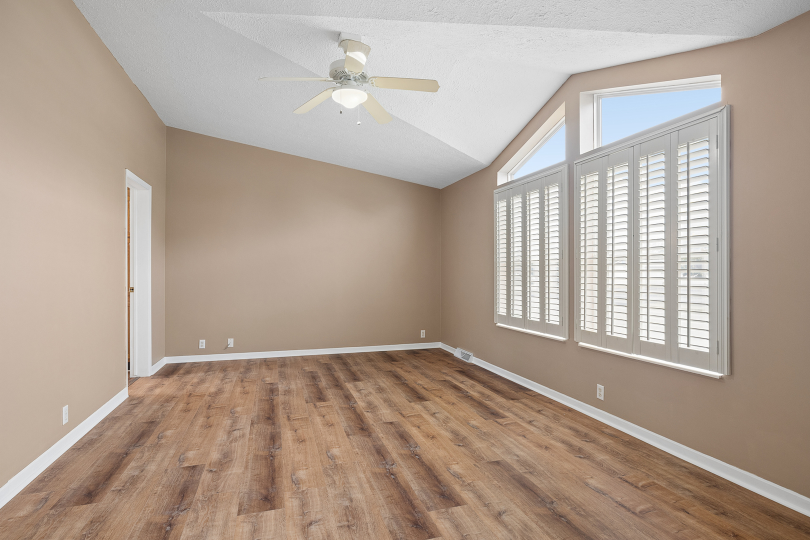 22924 S Pine Valley Drive Property Photo 12