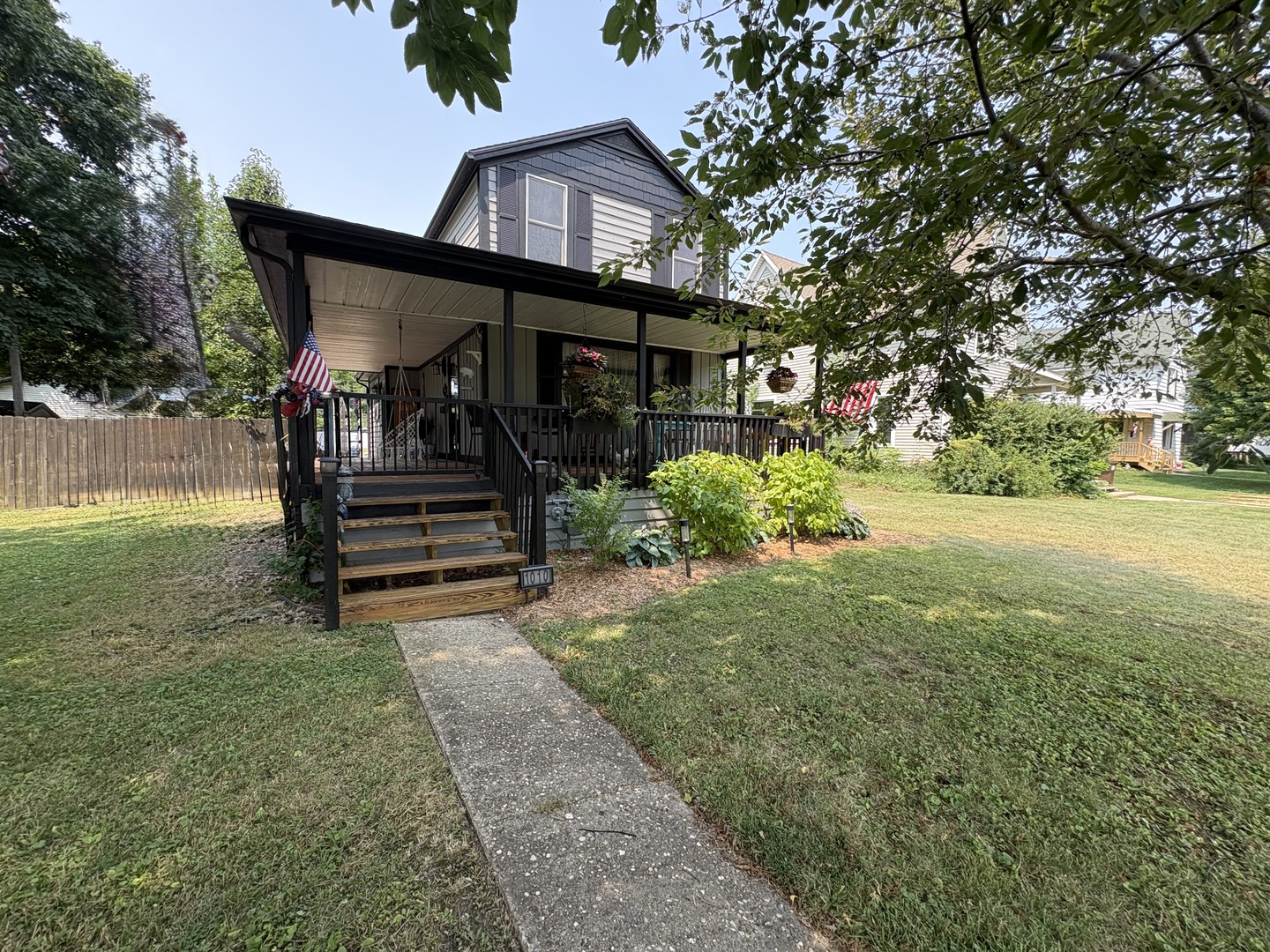 1010 Lincoln Highway Property Photo 2
