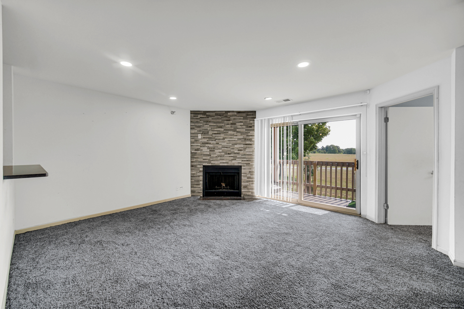 213 Glengarry Drive 211 Property Photo 10
