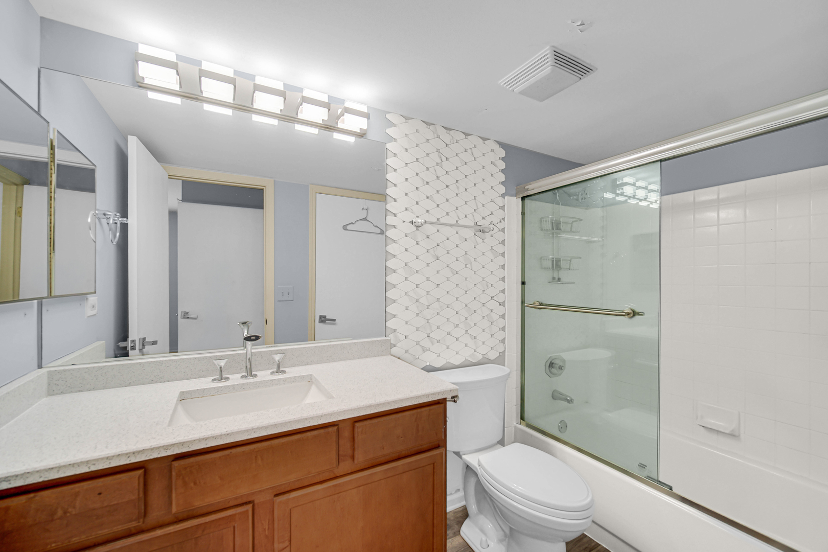 213 Glengarry Drive 211 Property Photo 13