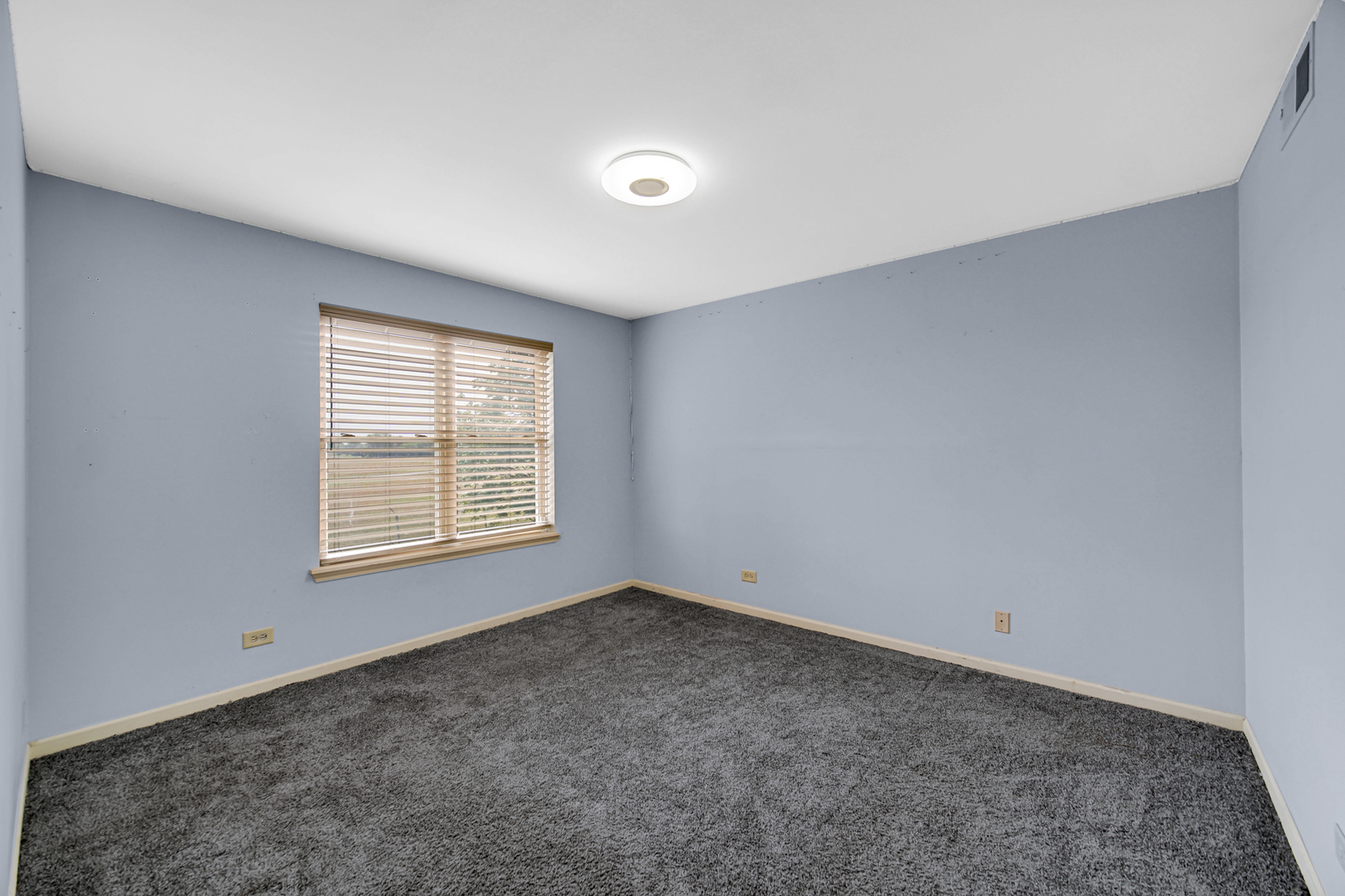 213 Glengarry Drive 211 Property Photo 14