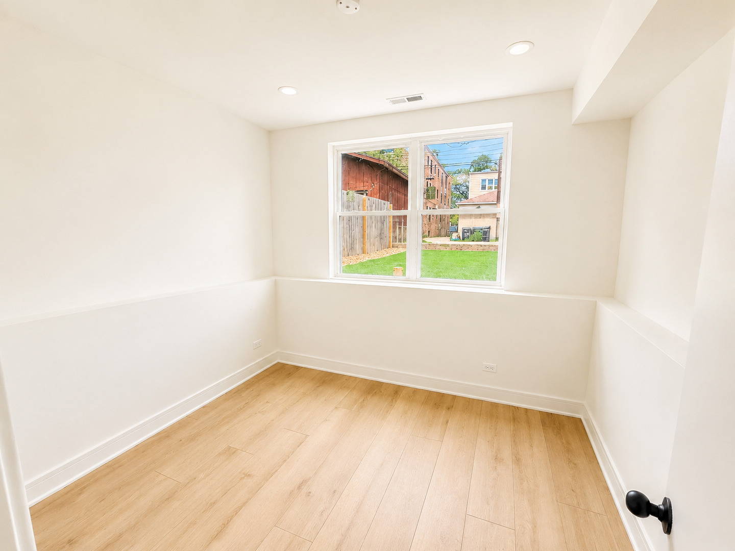 3136 N Ridgeway Avenue G Property Photo 9