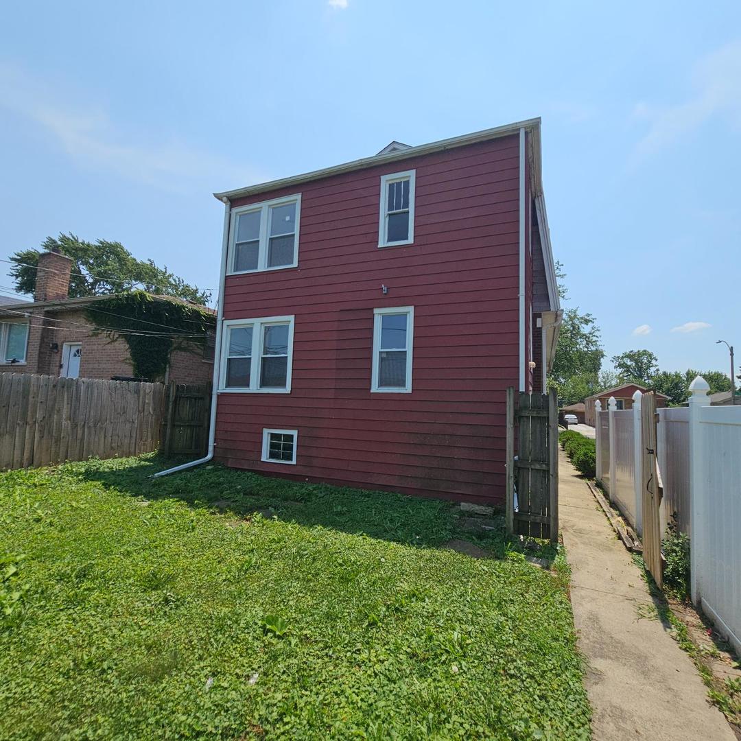 2626 W 96th Place Property Photo 4