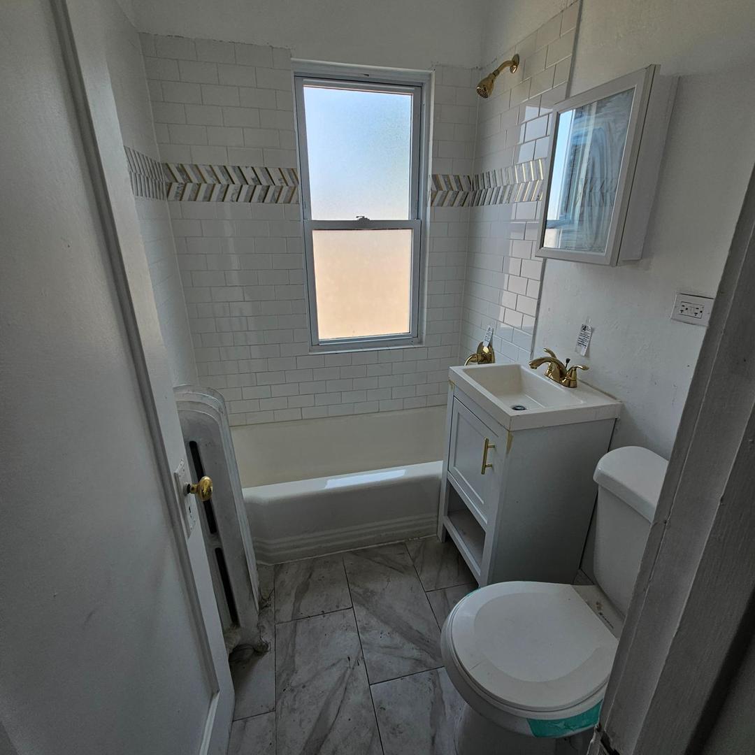 2626 W 96th Place Property Photo 8