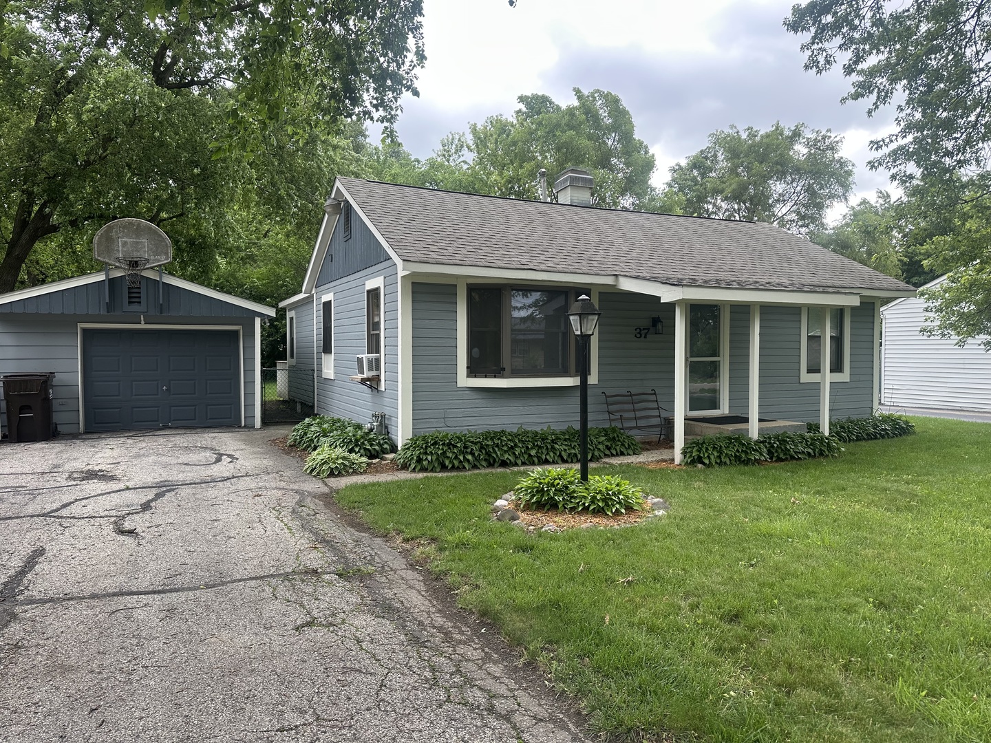 37 S Heather Drive Property Photo 1