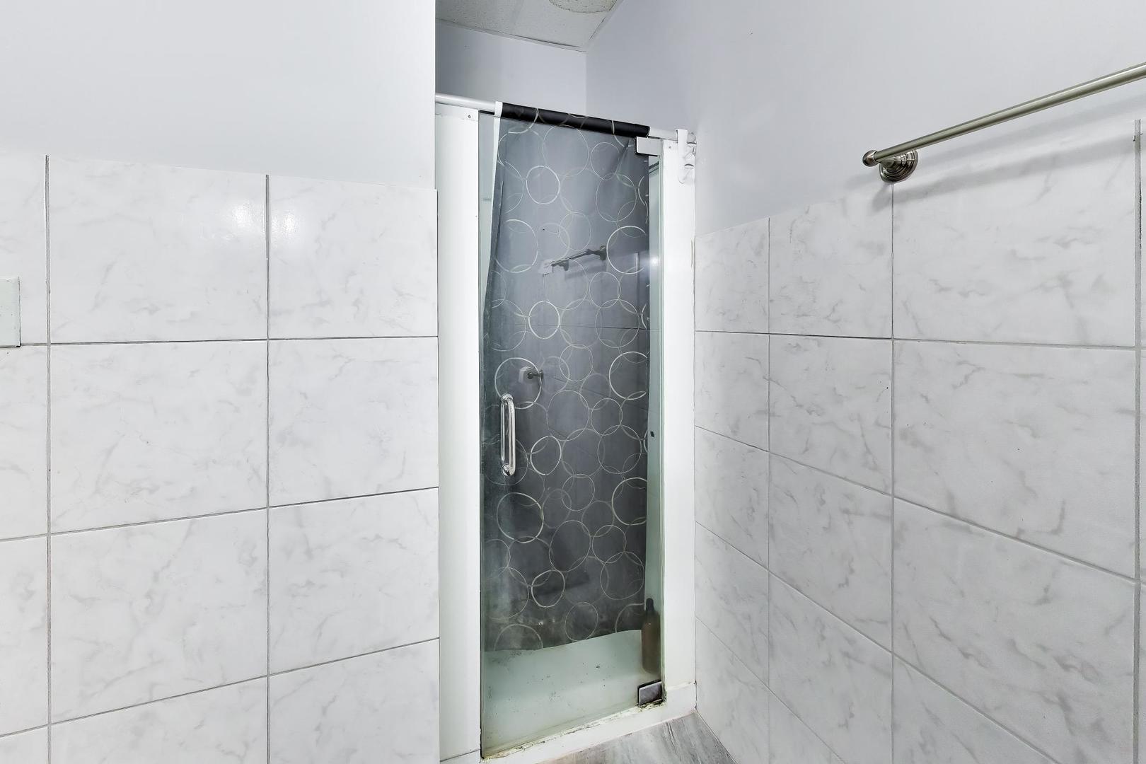 2721 W Peterson Avenue Property Photo 46