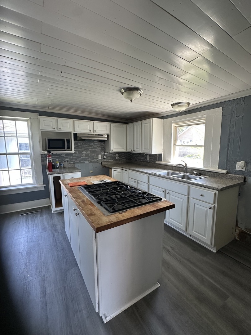 224 Division Street Property Photo 5