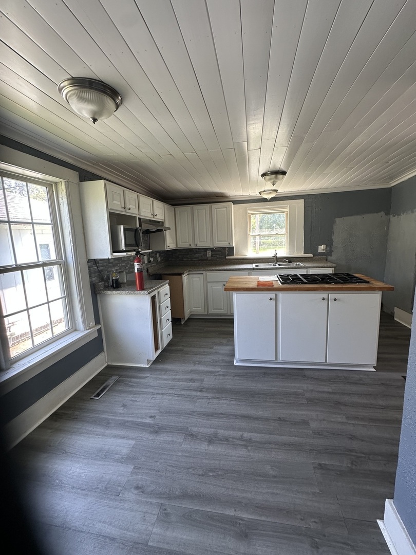 224 Division Street Property Photo 6
