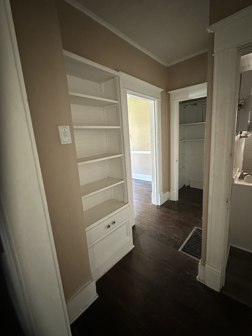 224 Division Street Property Photo 9