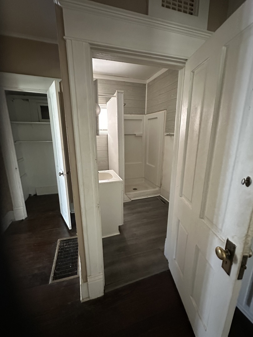 224 Division Street Property Photo 10