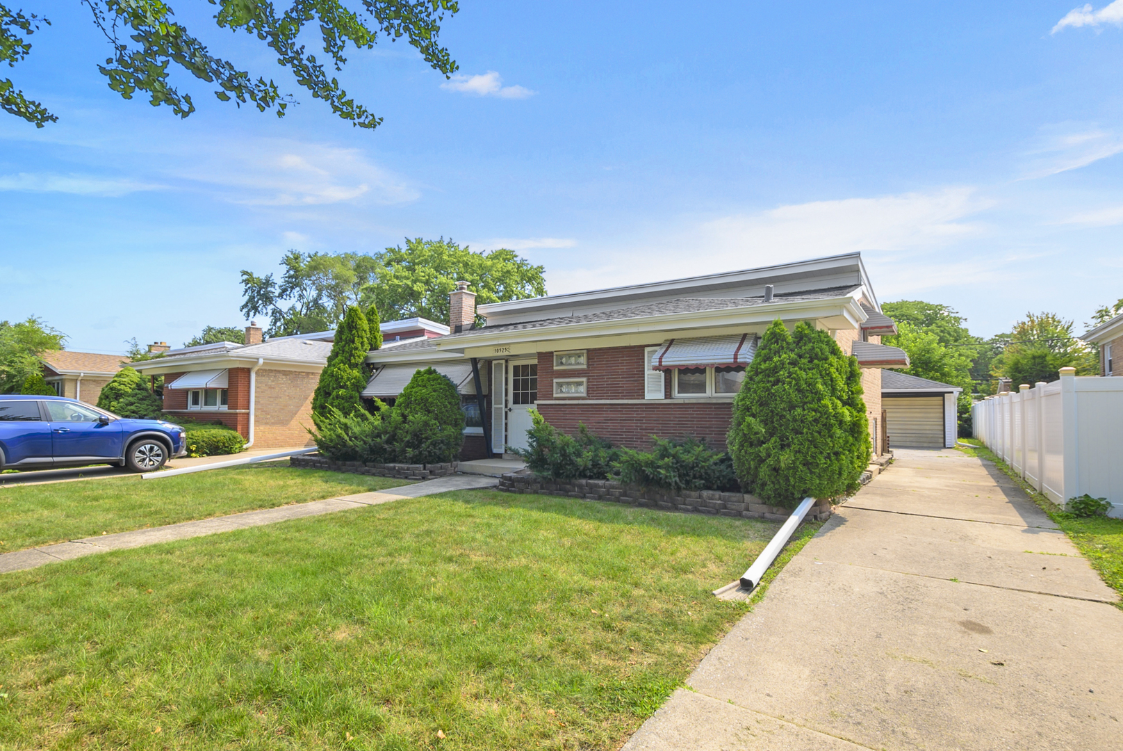 10525 S Kildare Avenue Property Photo 2