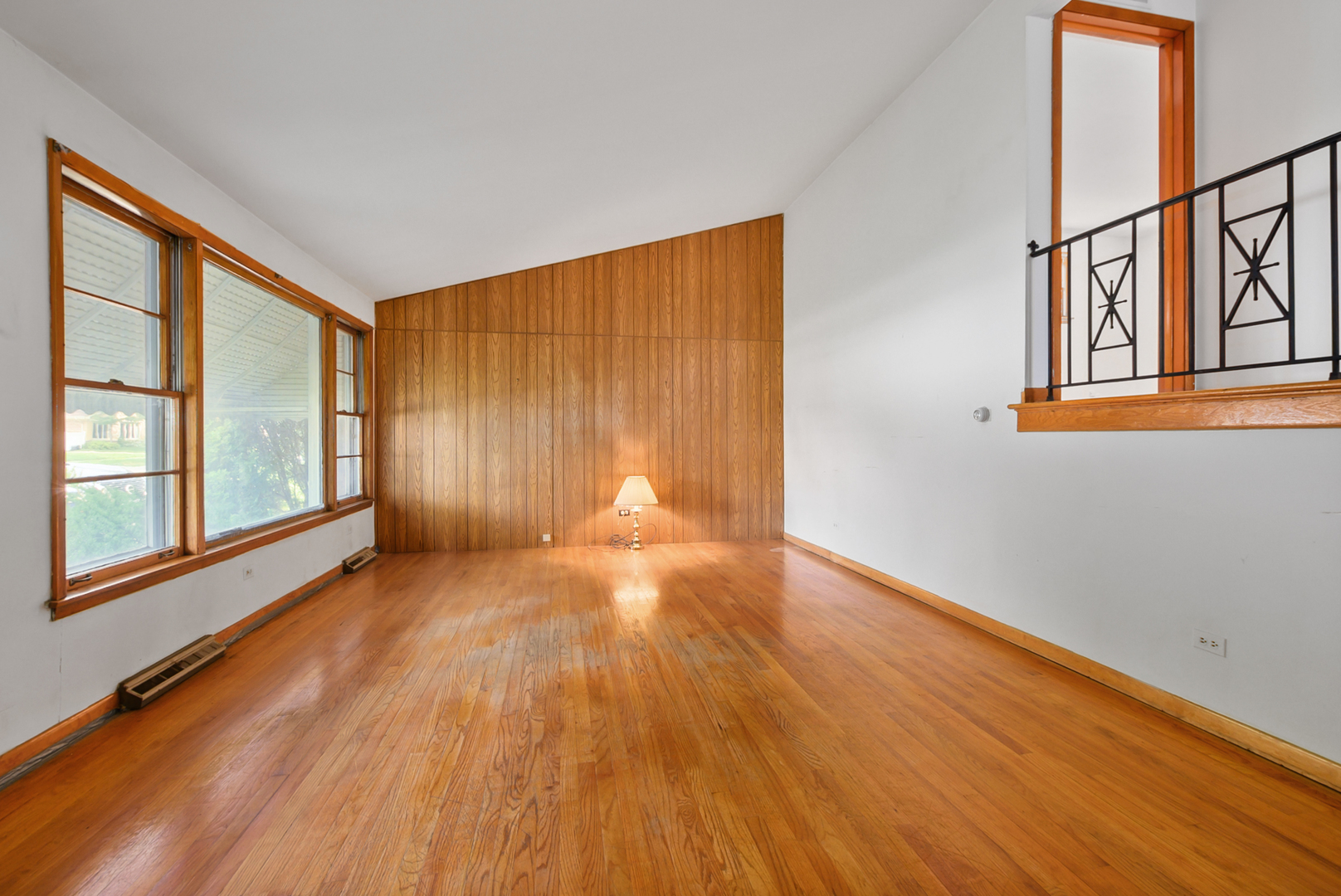 10525 S Kildare Avenue Property Photo 4