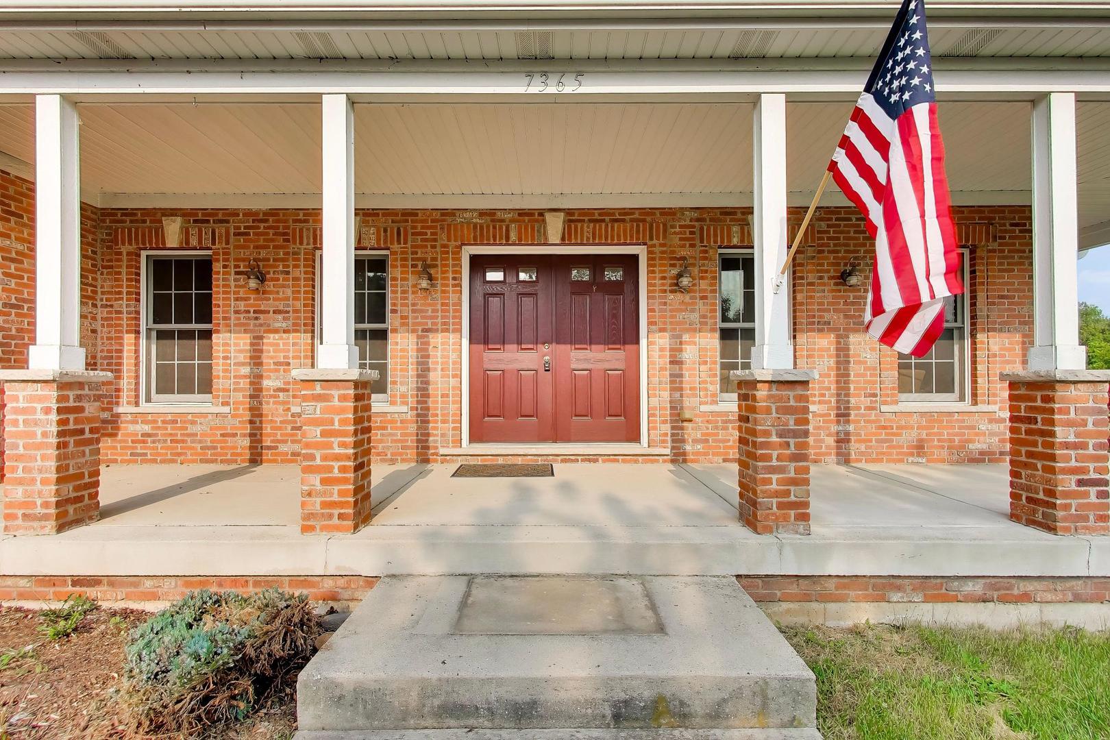 7365 English Oak Lane Property Photo 4