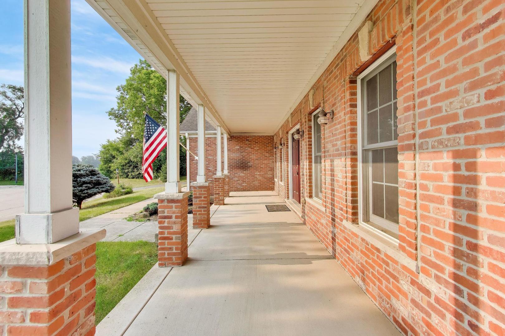 7365 English Oak Lane Property Photo 6