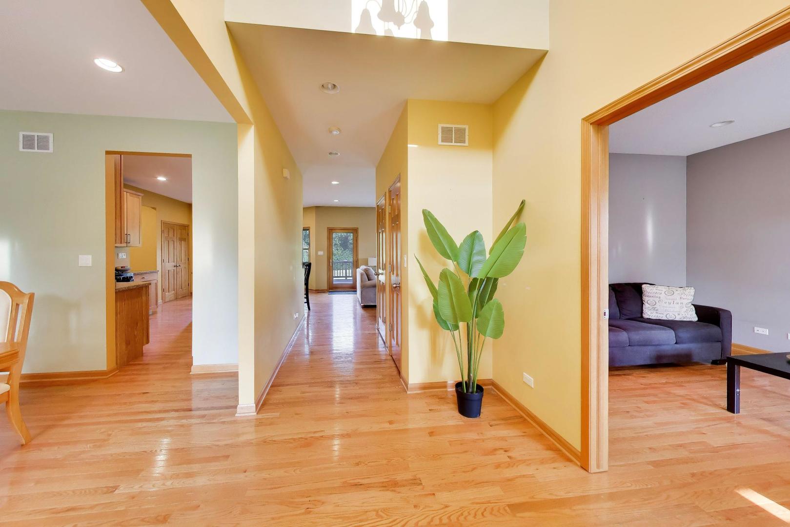 7365 English Oak Lane Property Photo 7
