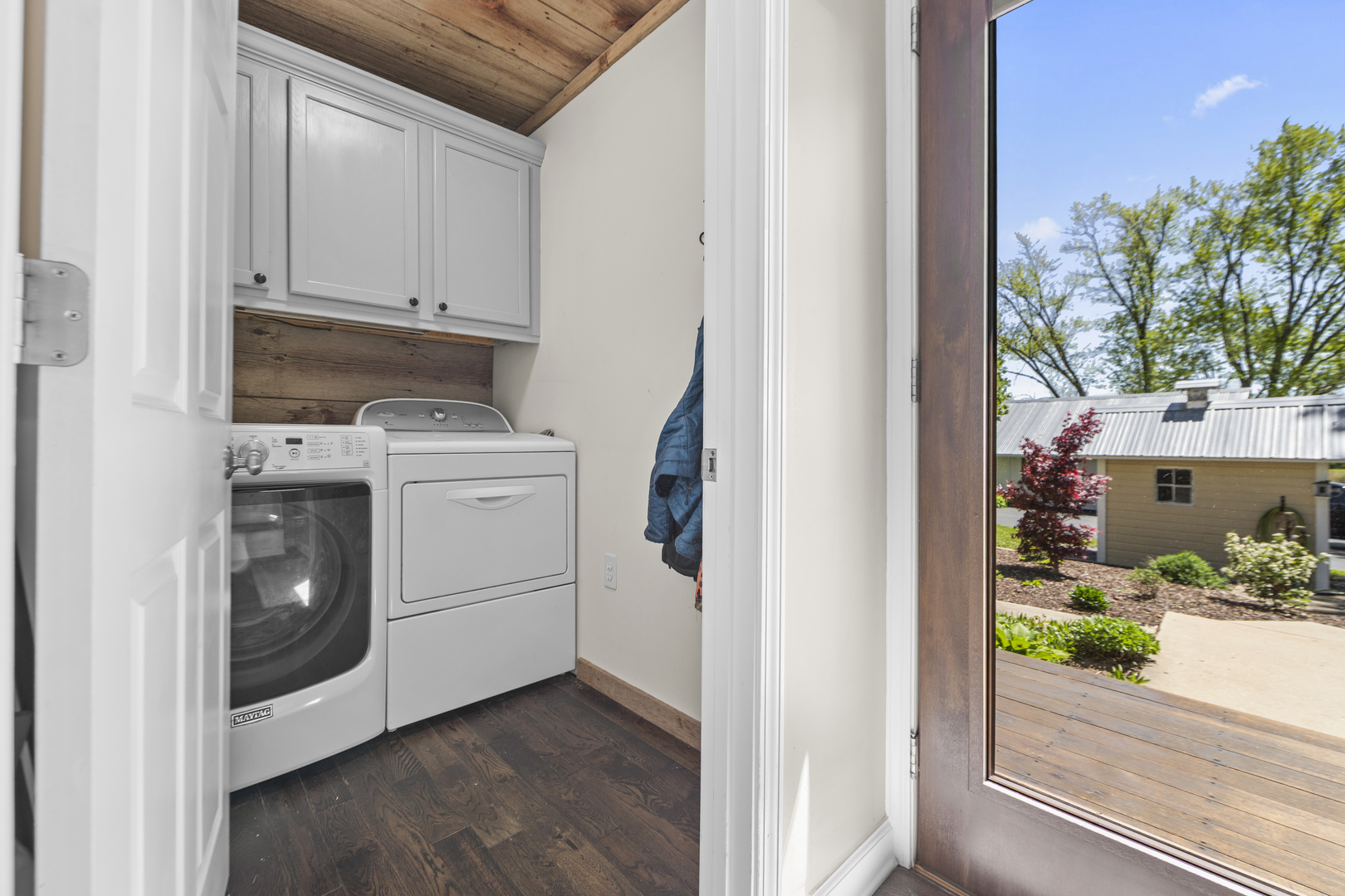 9909 Winn Road Property Photo 28